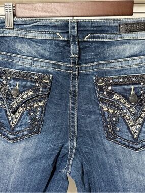 Vigoss Womens Capri Jeans with Embellished Back Pockets sz 10